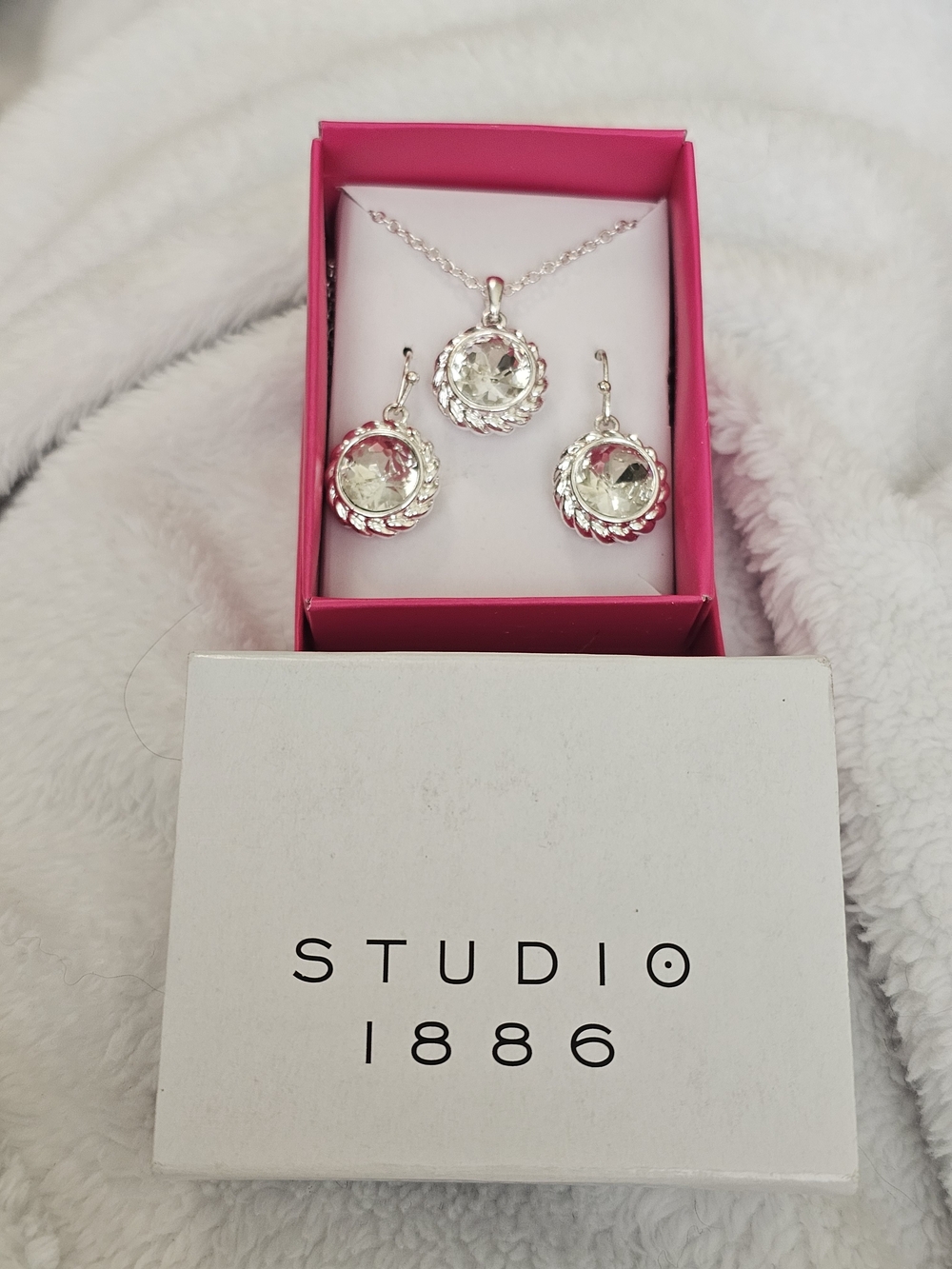 NIB Avon Studio 1886 April Birthstone Necklace & Earring Set Crystal Silver Tone - Picture 2 of 7